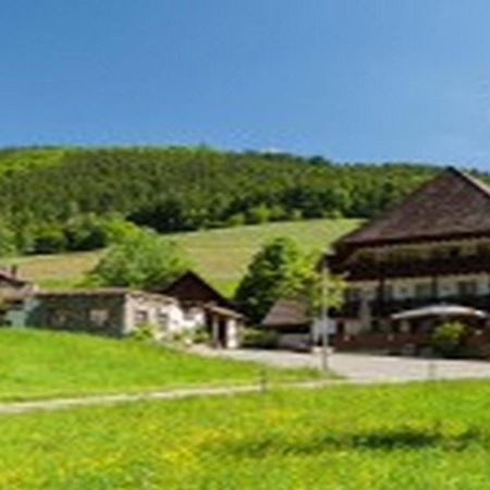 Landgasthaus Gruener Baum Simonswald Exterior foto